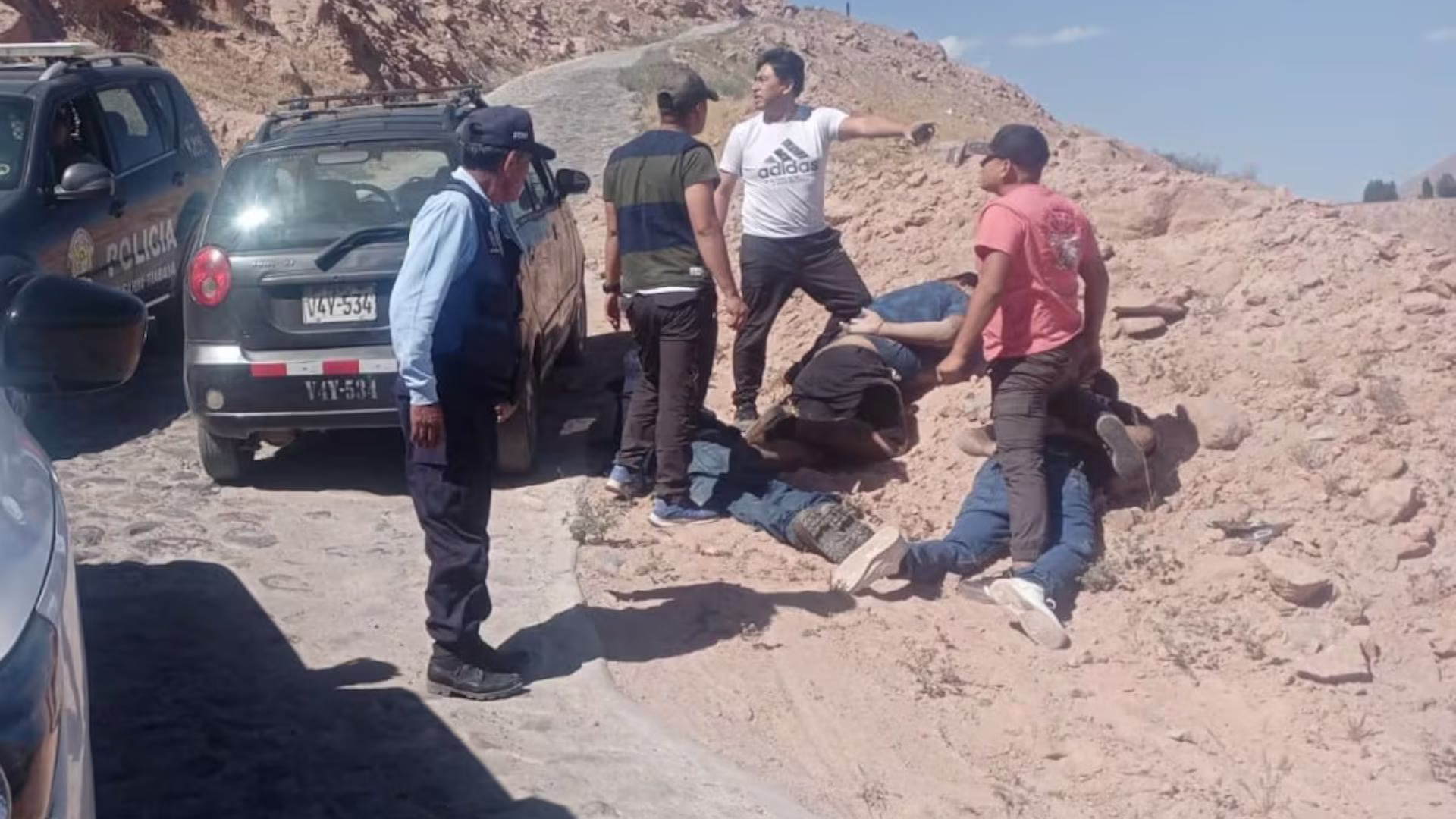 Balacera y persecución en Tiabaya y Uchumayo termina con 6 detenidos por presunto contrabando