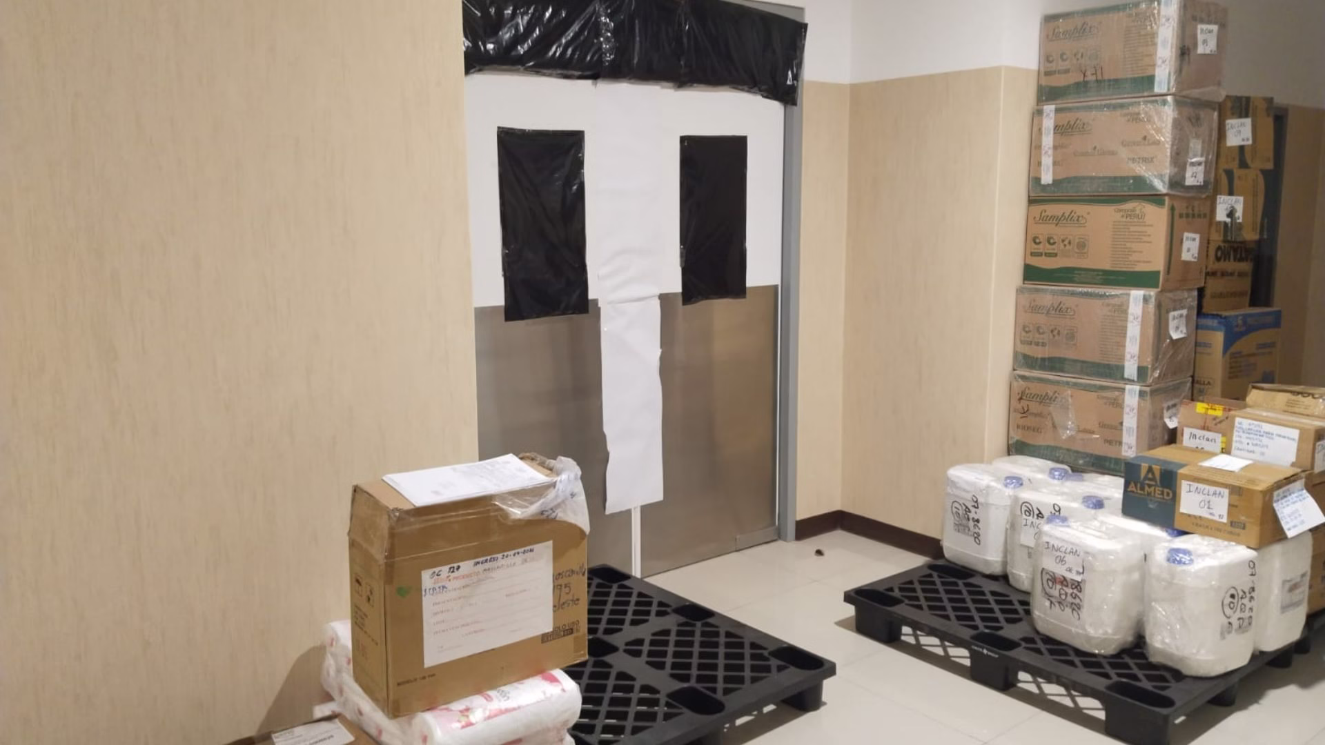 Contraloría alerta riesgo por mala conservación de medicamentos: hallan cajas dañadas y productos en el suelo