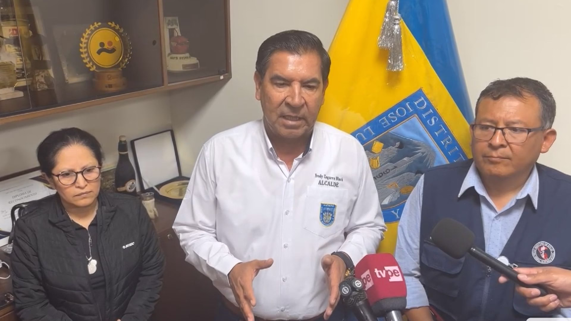 el comité distrital de Salud, encabezado por el alcalde de Bustamante, Fredy Zegarra Black, inició un cerco epidemiológico