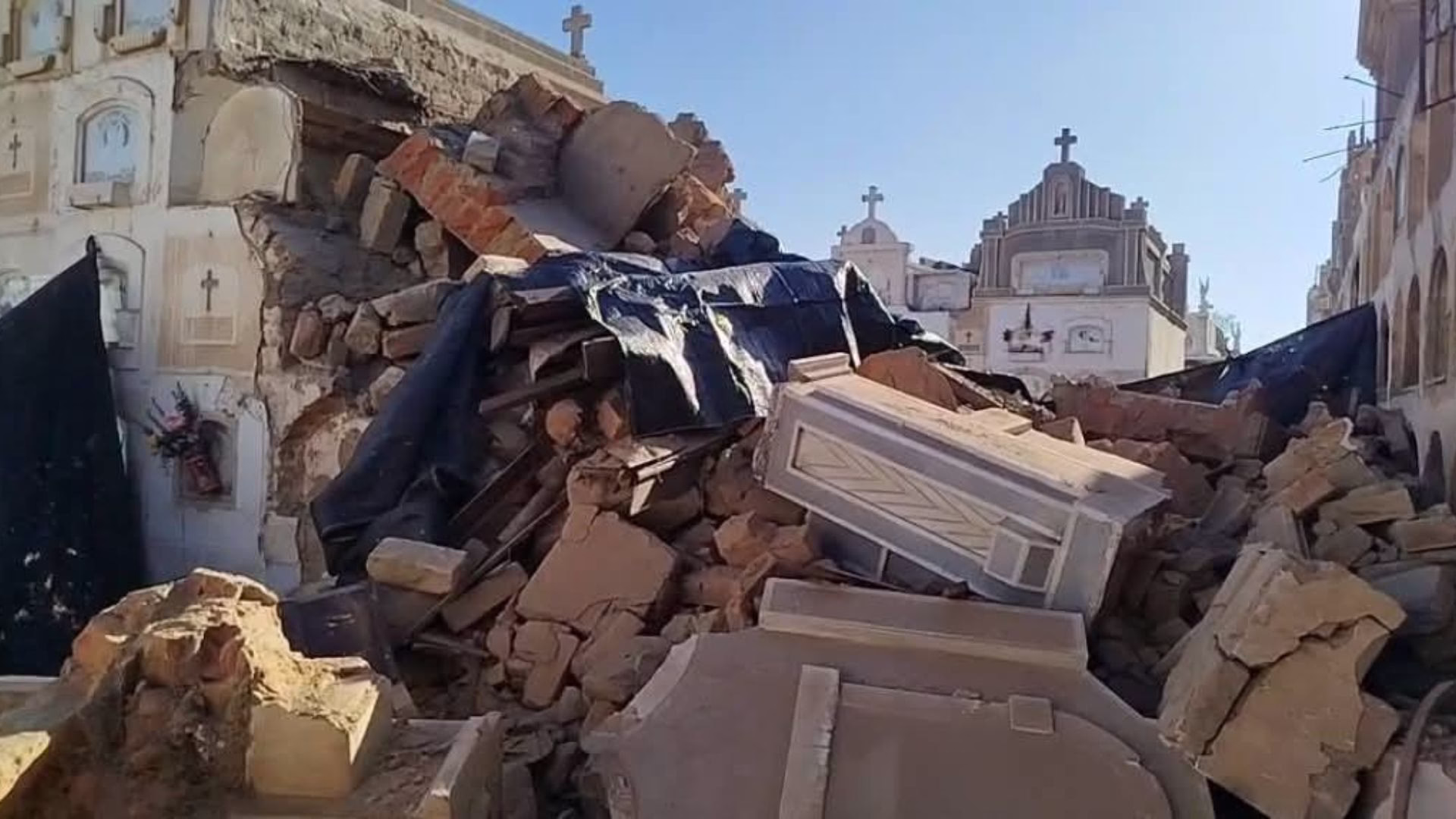 Entre las principales afectaciones reportadas figura el colapso del pabellón San Benito del cementerio viejo de Saraja,