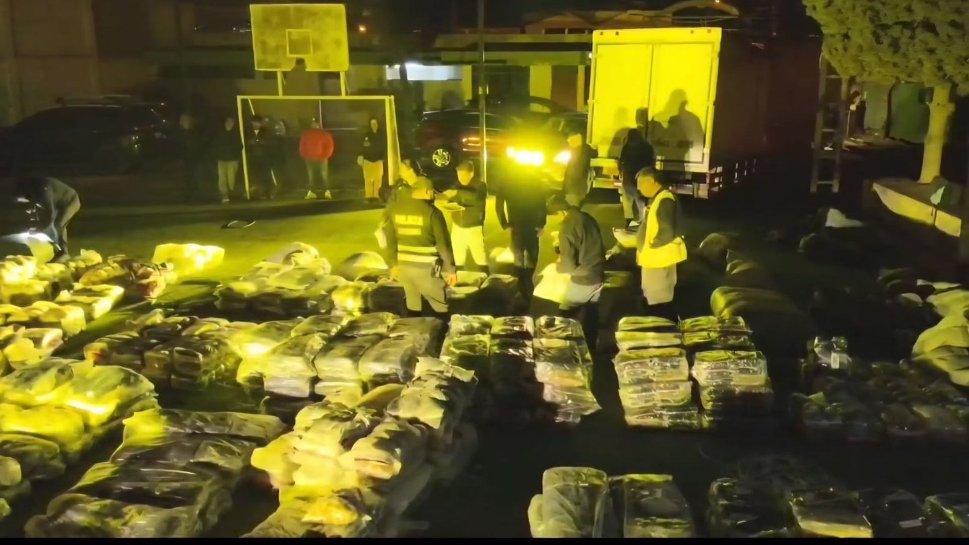 Capturan a “Papicho” con mercadería ilegal valorizada en S/ 700 mil: "Los Fantásticos del Contrabando" 1 Capturan a “Papicho” con mercadería valorizada en S/ 700 mil: "Los Fantásticos del Contrabando"