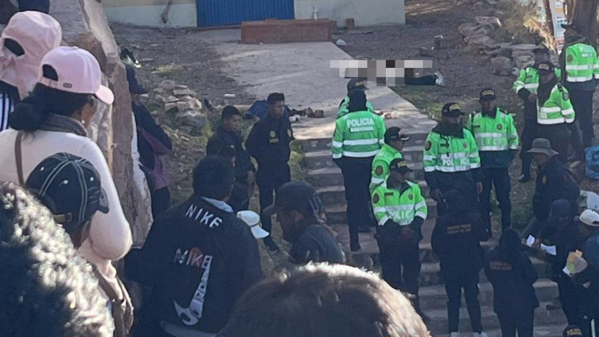 Azángaro: exigen justicia por asesinato de dos adolescentes hallados cerca de capilla en cerro Choquechambi