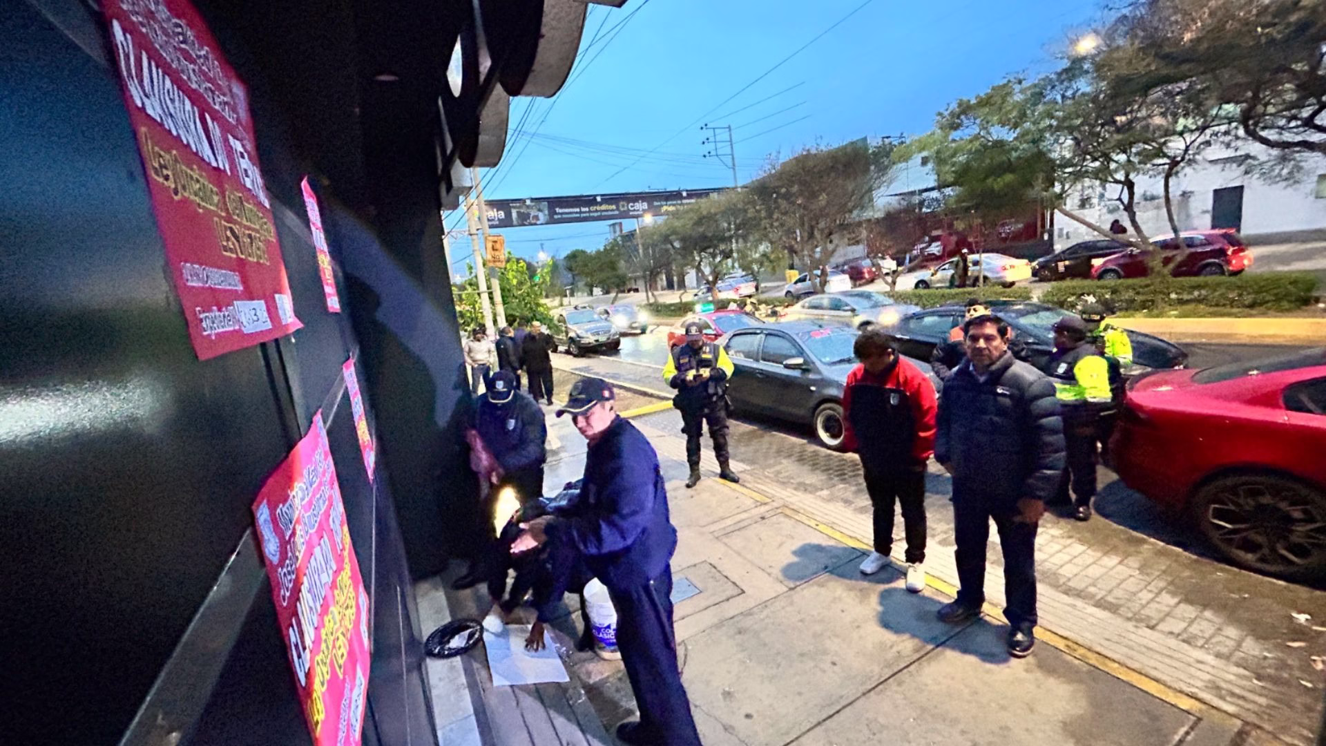 El operativo fue encabezado por el alcalde distrital, Fredy Zegarra Black, quien señaló que estas acciones buscan garantizar la seguridad