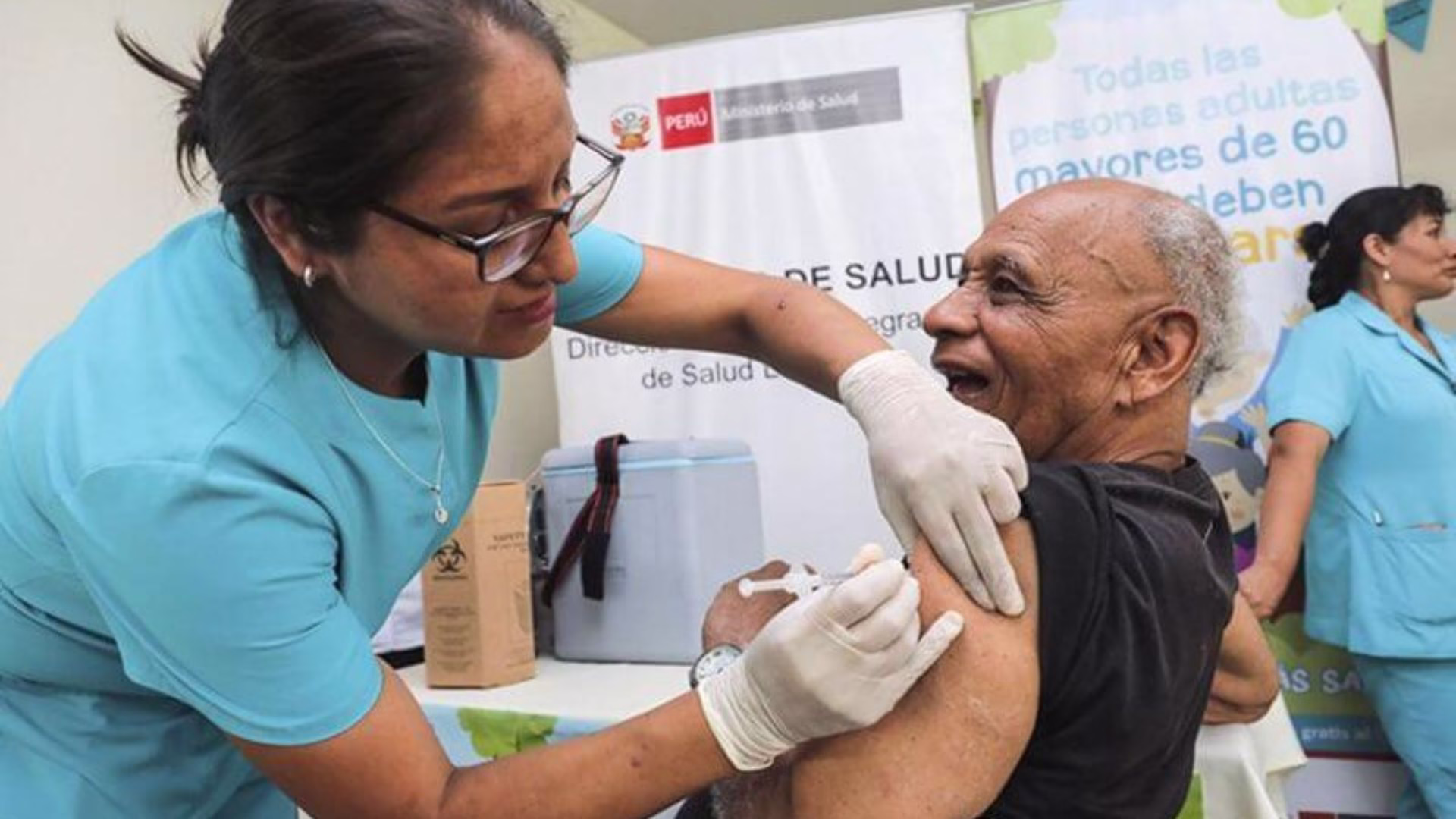 las autoridades recomiendan mantener al día las vacunas contra la influenza y el neumococo