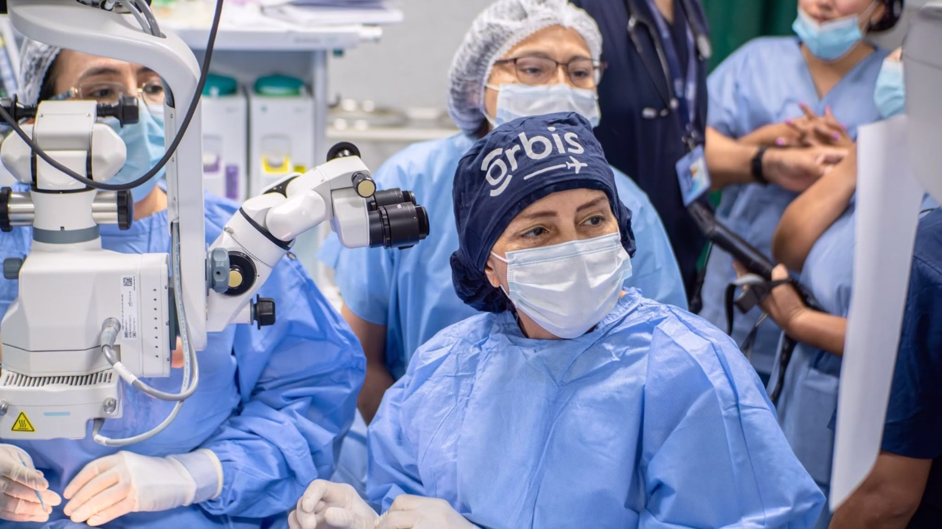 Hospital Ocular Volador de Orbis llegó a Arequipa para realizar cirugías gratuitas y capacitar a profesionales