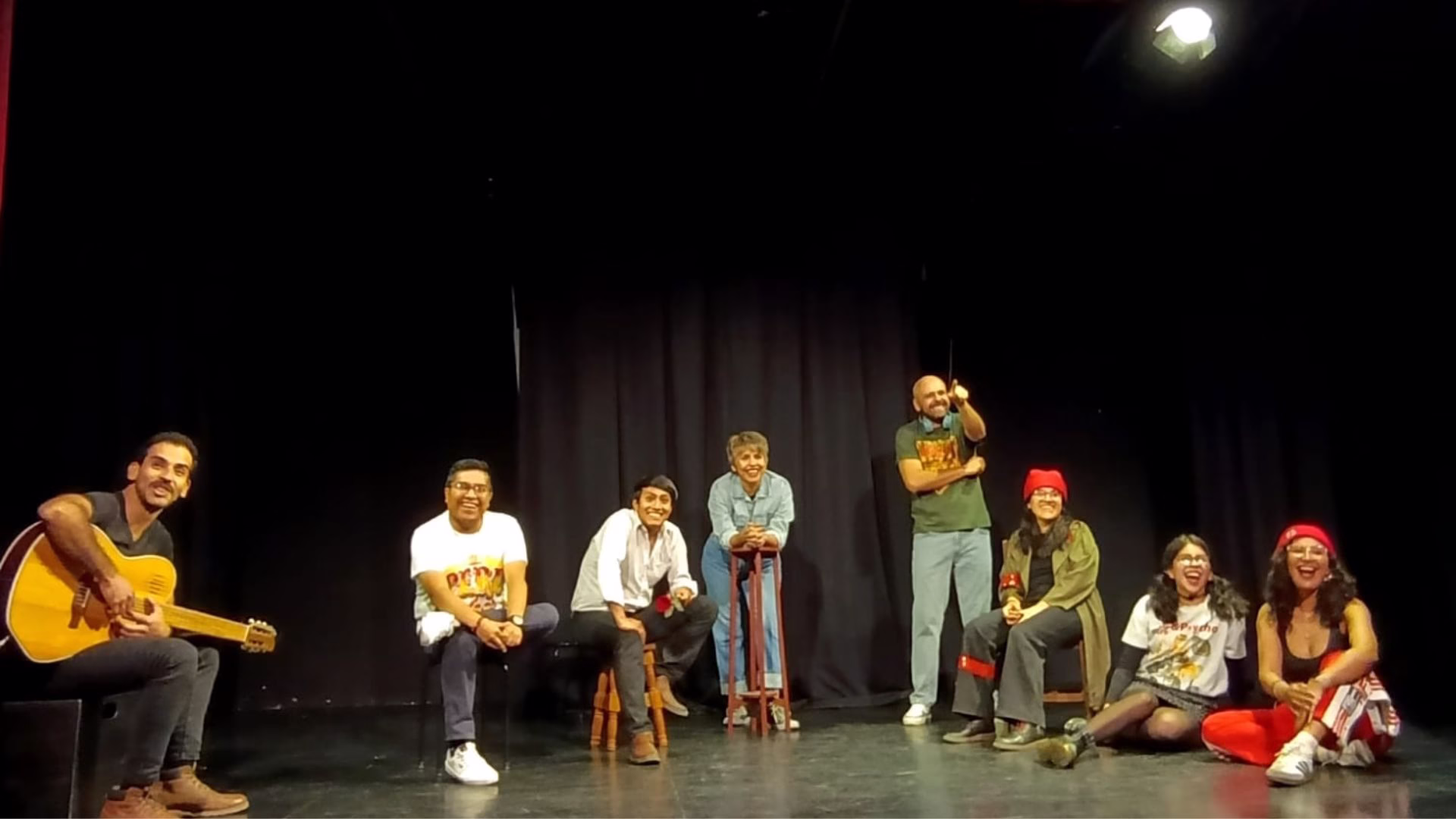 “Playlist”: espectáculo de improvisación teatral inspirado en canciones llega al Teatro Umbral de Arequipa