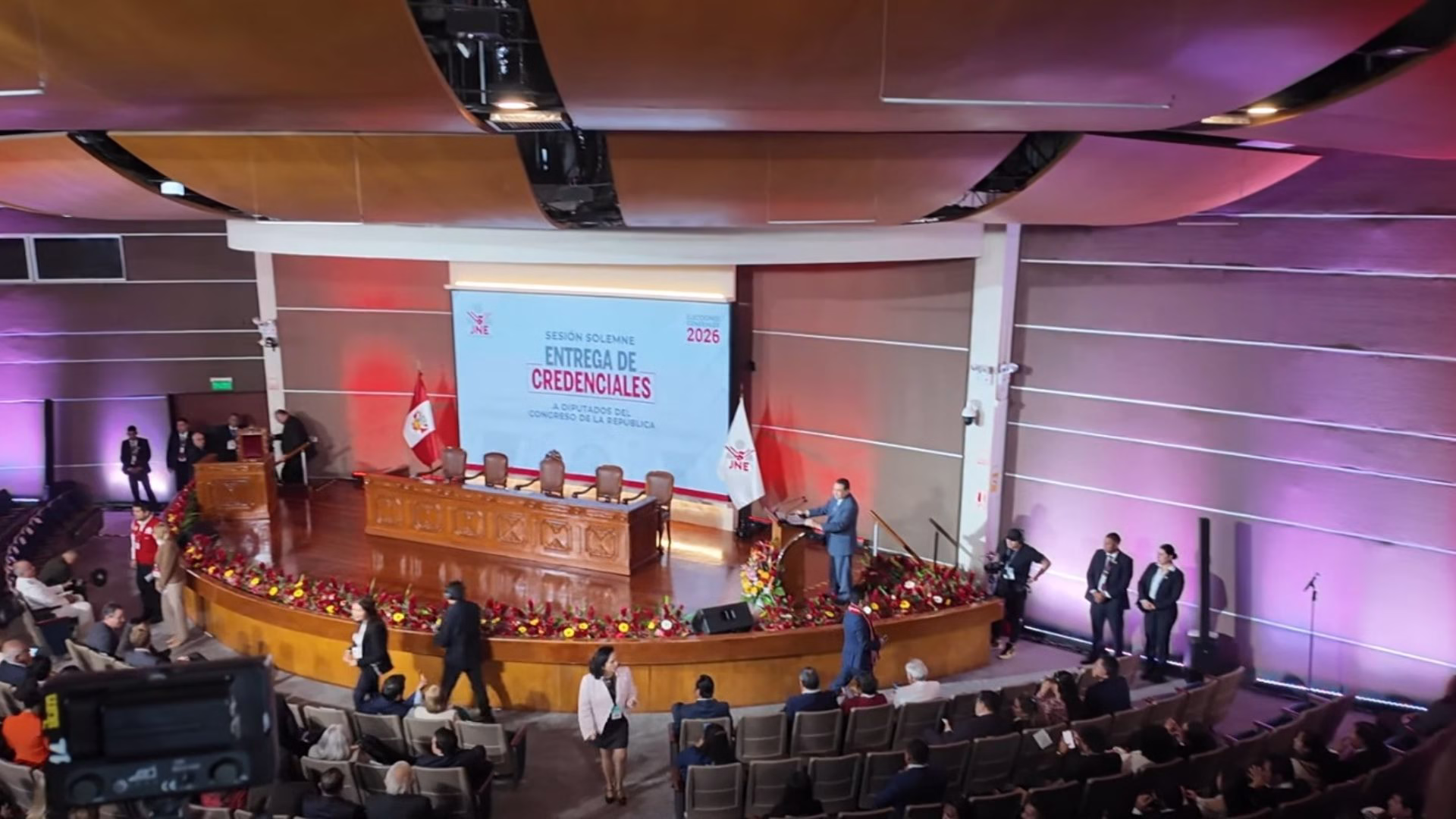 Arequipa ya tiene a sus 6 diputados acreditados: JNE entrega credenciales para Congreso 2026-2031 1 Arequipa ya tiene a sus 6 diputados acreditados: JNE entrega credenciales para Congreso 2026-2031