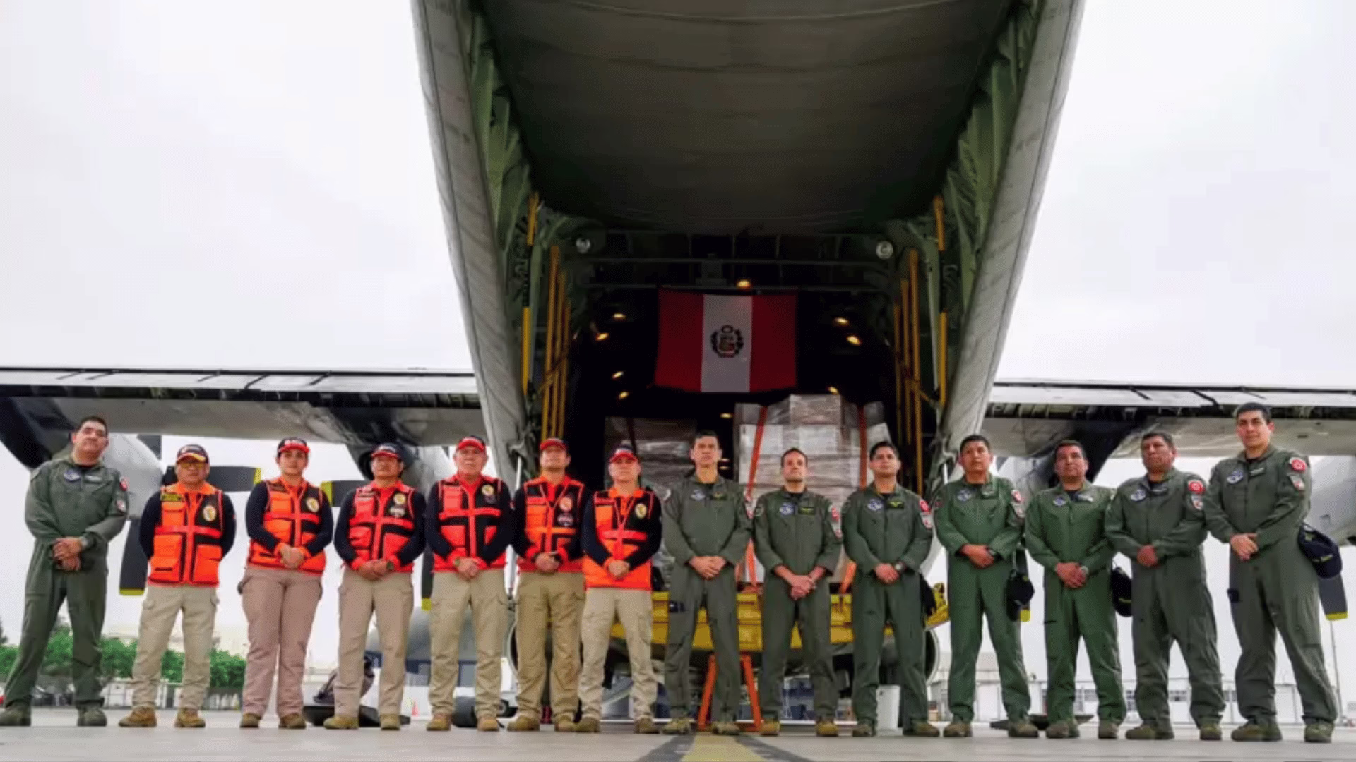 Avión militar peruano parte con 14,5 toneladas de ayuda para víctimas del terremoto en Venezuela.
