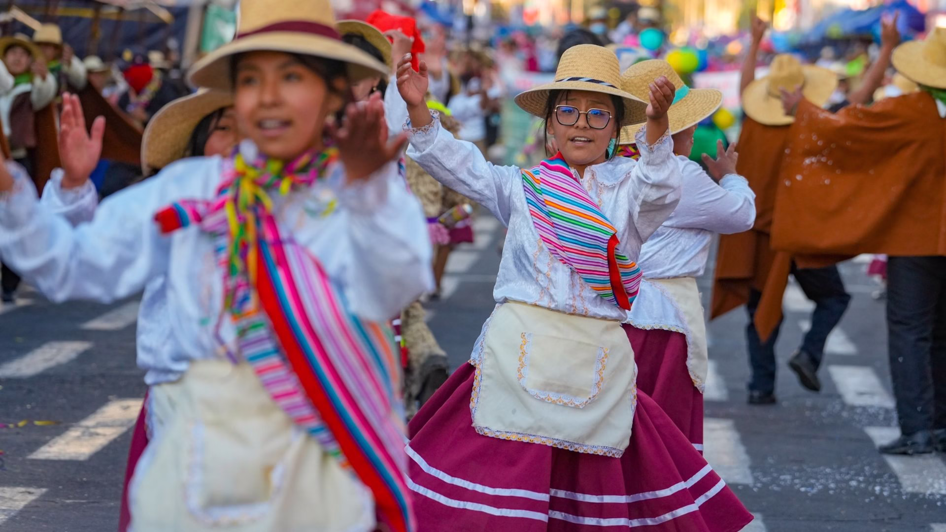 Pasacalle Regional por el aniversario de Arequipa: participan delegaciones de las 8 provincias