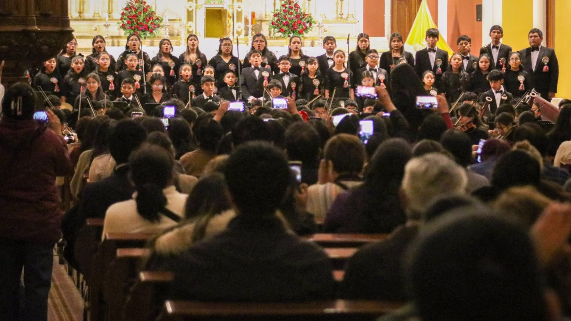 Arequipa: más de 100 niños y jóvenes ofrecieron emotivo concierto por los 15 años de Sinfonía por el Perú
