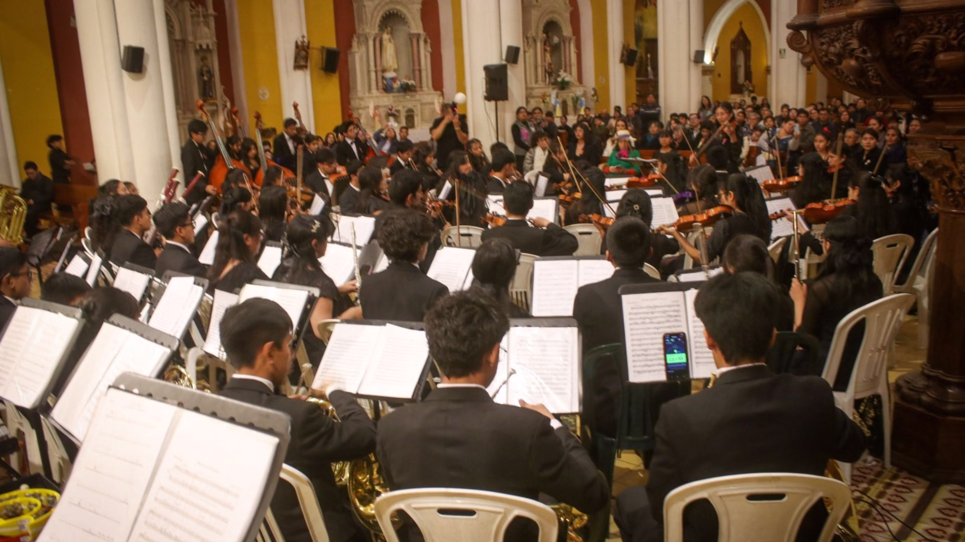 Arequipa: más de 100 niños y jóvenes ofrecieron emotivo concierto por los 15 años de Sinfonía por el Perú
