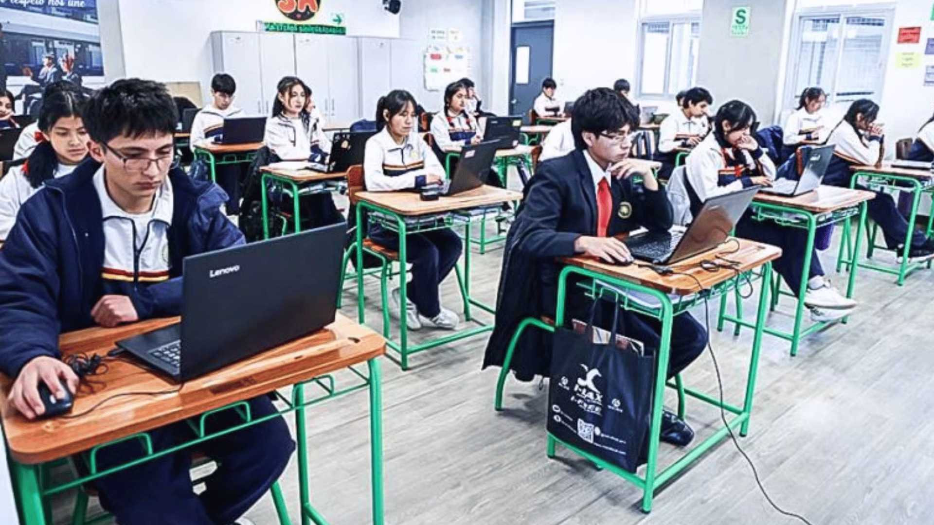 Escolares culminarán clases en noviembre por medidas preventivas ante El Niño.
