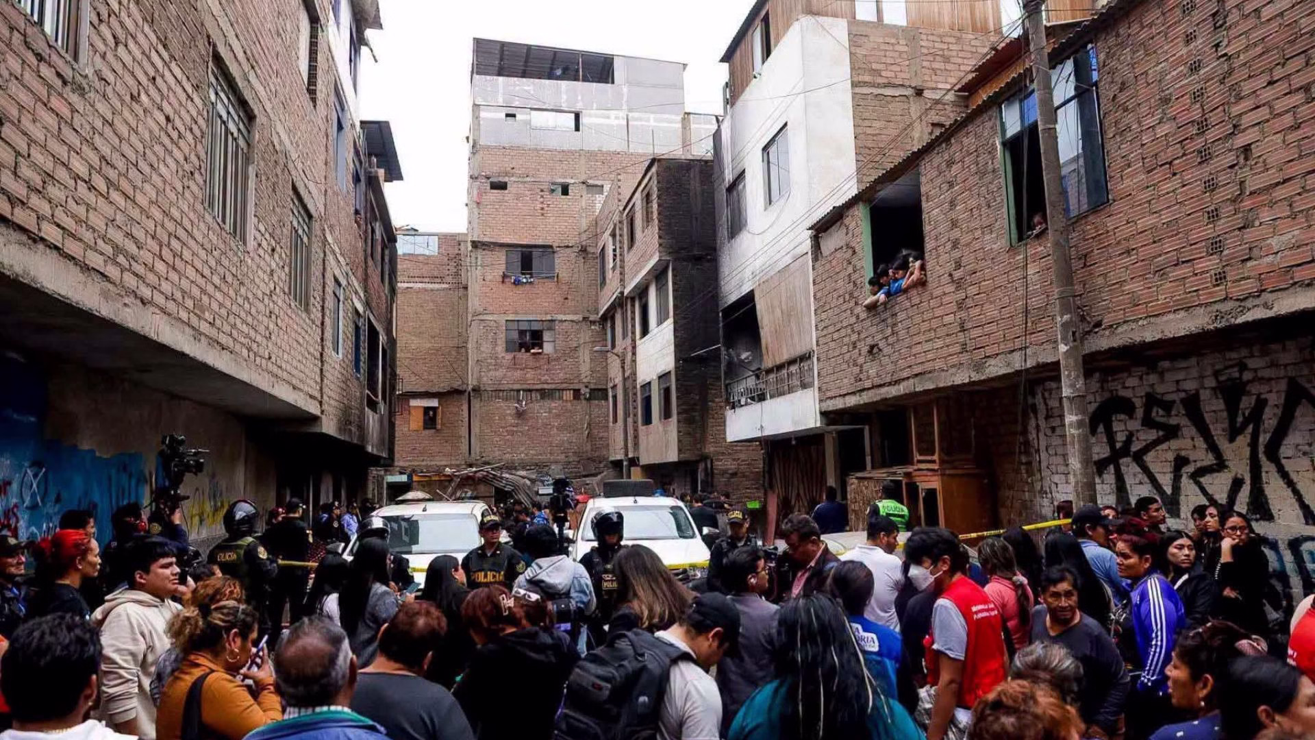 Incendio en La Victoria deja 10 fallecidos: investigan ataque extorsivo contra negocio de motos eléctricas