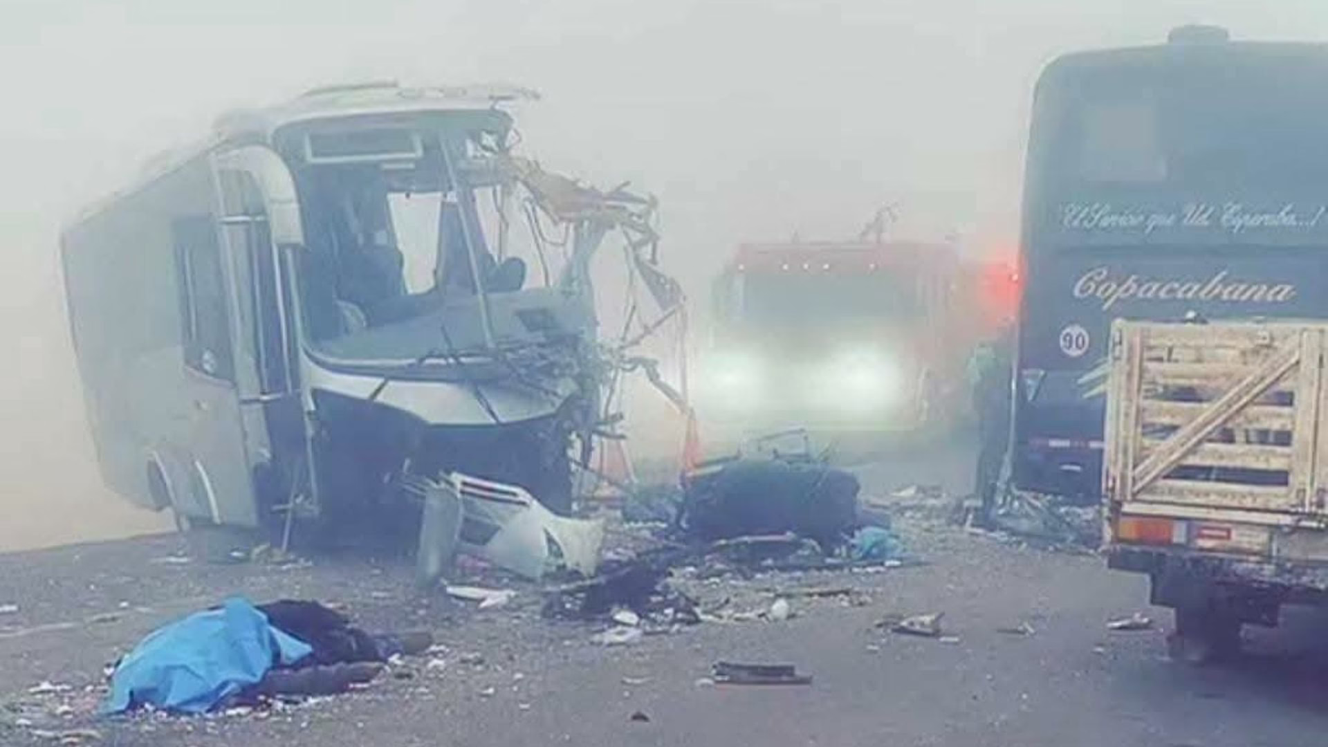 Tacna: Cinco fallecidos y varios heridos deja choque frontal entre dos buses en la Panamericana Sur