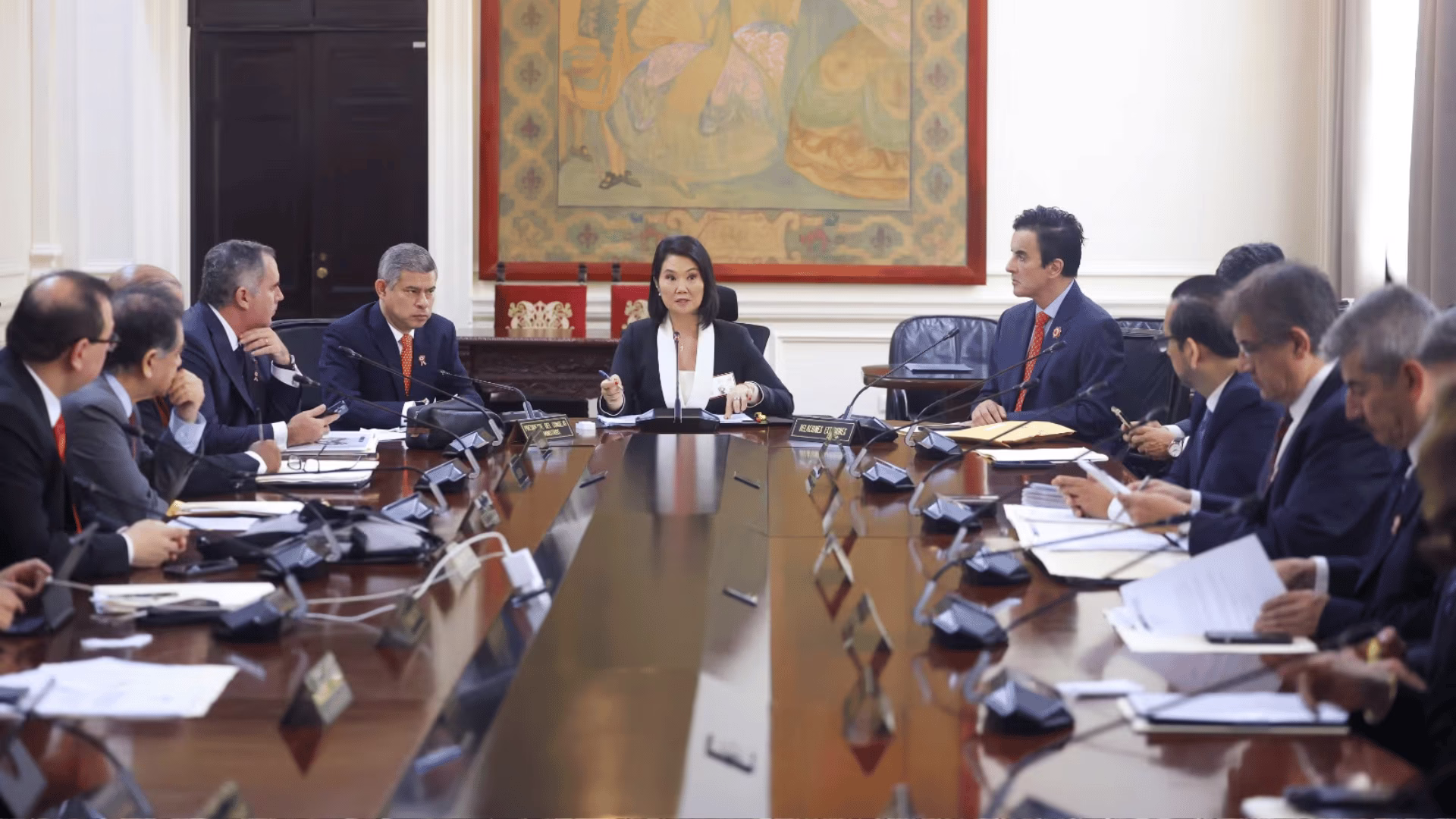Gobierno de Keiko Fujimori solicita delegación de facultades por 120 días para reformar seguridad, materia laboral y estructura estatal.