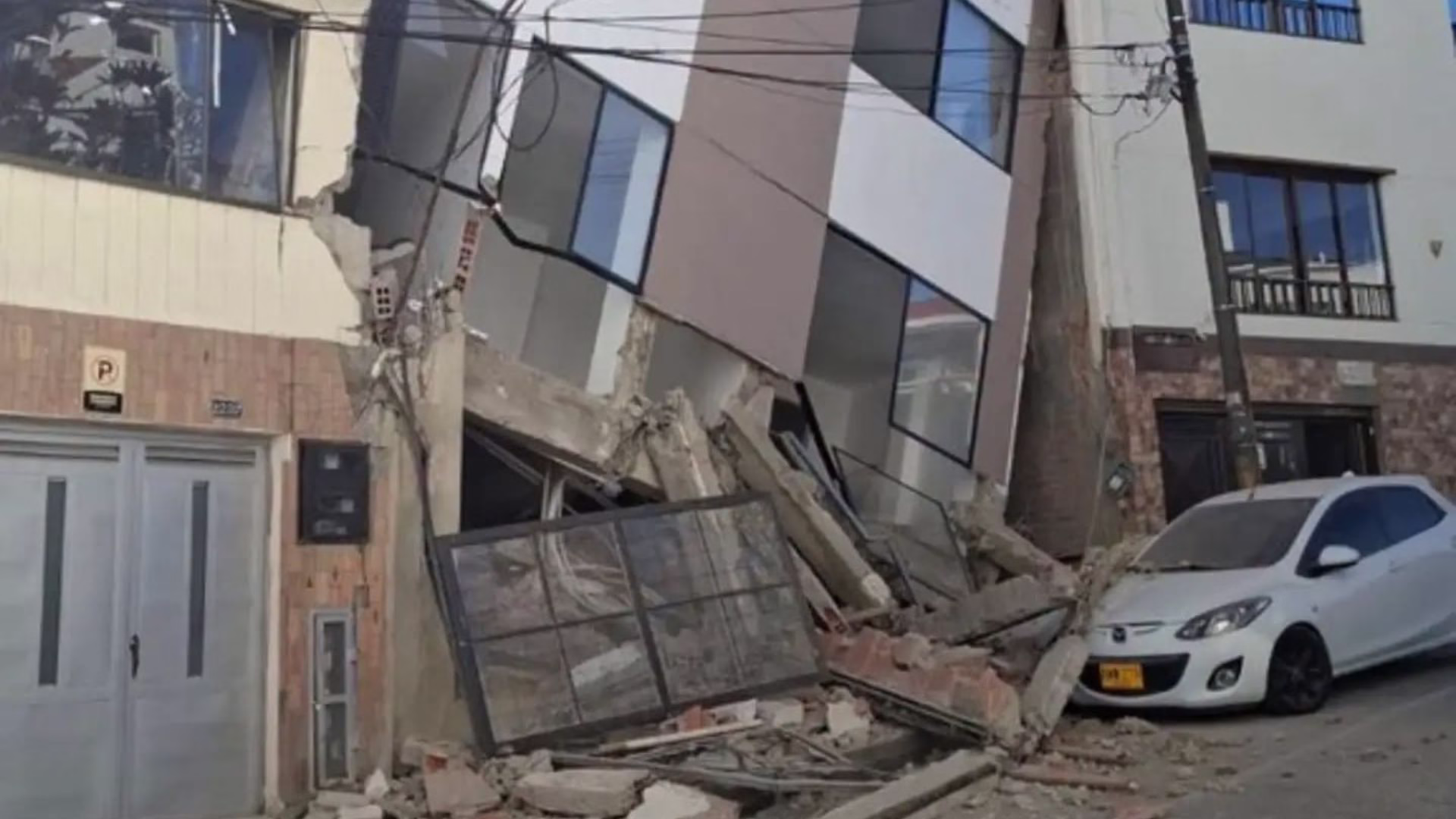 Terremoto de magnitud 7,4 en Colombia: reportan 132 muertos, 570 heridos y daños materiales