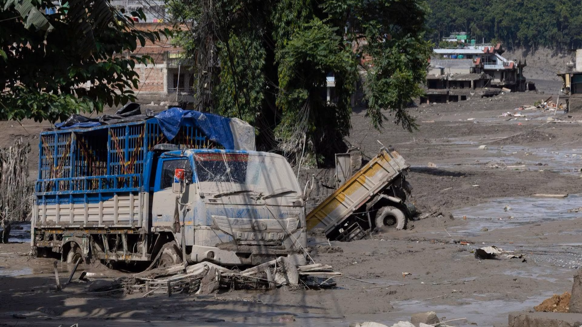 Tragedia en Nepal: Inundaciones dejan al menos 160 fallecidos y más de 700 desaparecidos, hay varios turistas