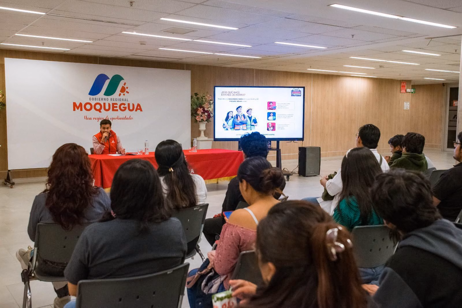 GORE Moquegua lanza programa de formación técnica gratuita con 270 becas para jóvenes.