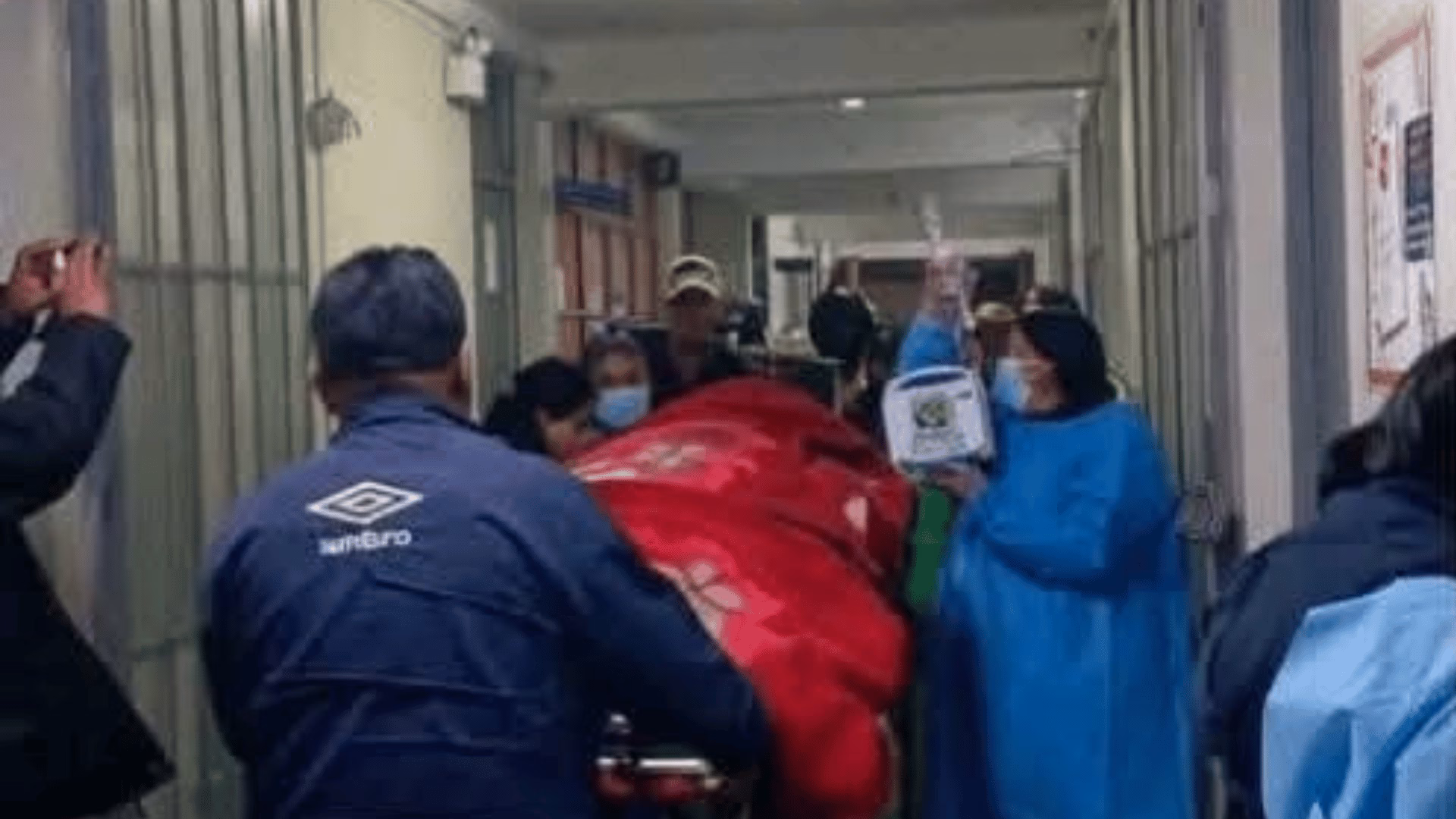 Tragedia en Yunguyo: mujer en estado crítico tras presuntamente envenenar a sus hijos.