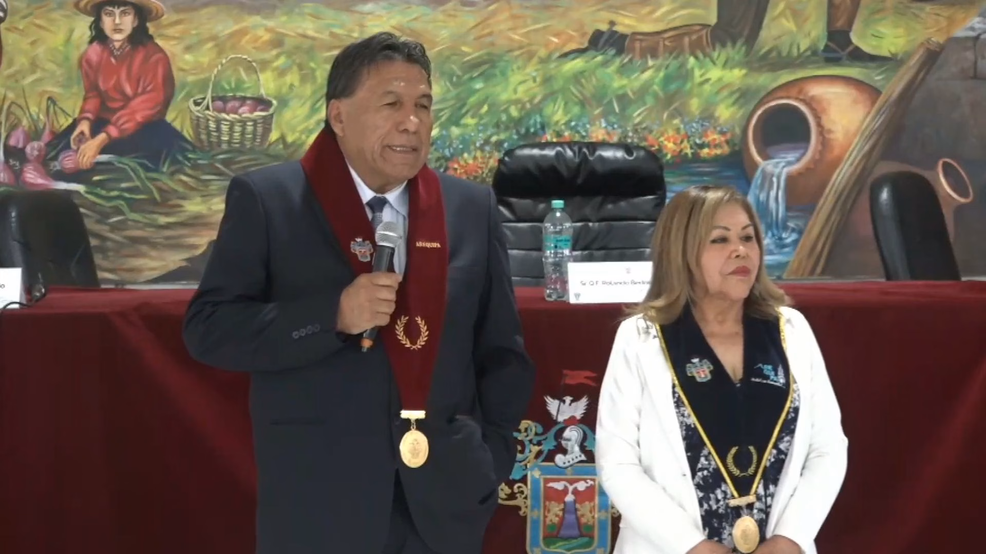 Arequipa: Rolando Bedregal es cuestionado por hacer proselitismo político tras juramentar como alcalde