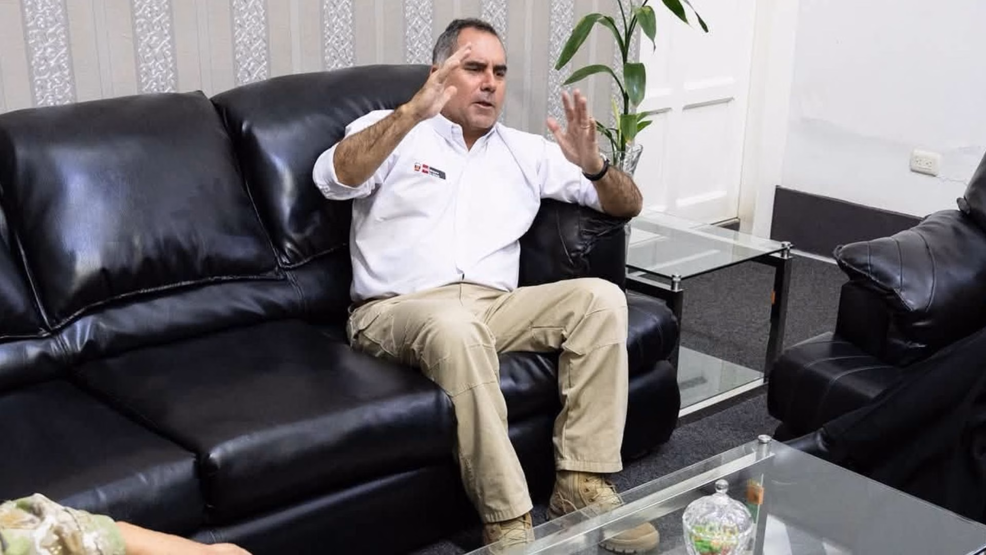 Ministro de Defensa Rafael Belaúnde no declaró que su padre es director de minera Paltarumi