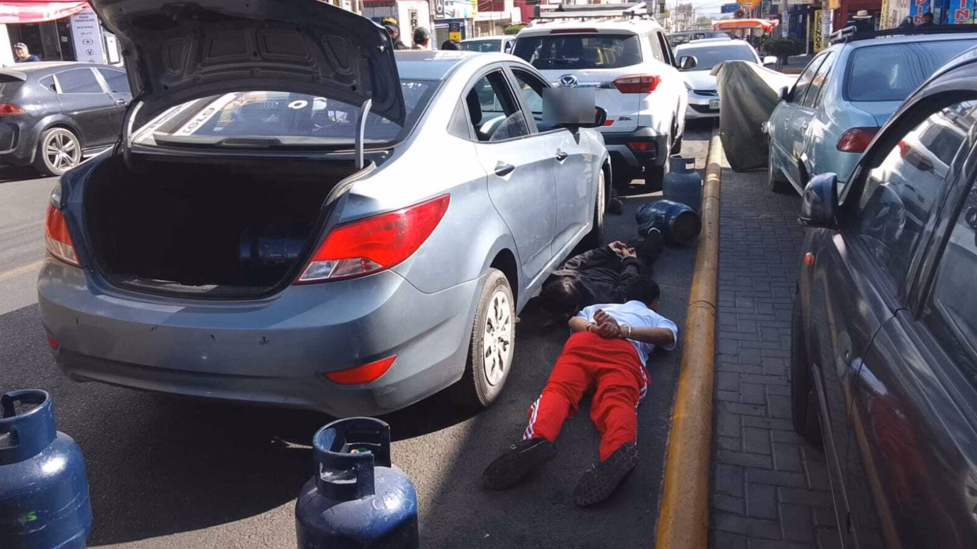 Arequipa: detienen a tres por estafa con falsa transferencia de S/1,740, compraron 12 balones de gas