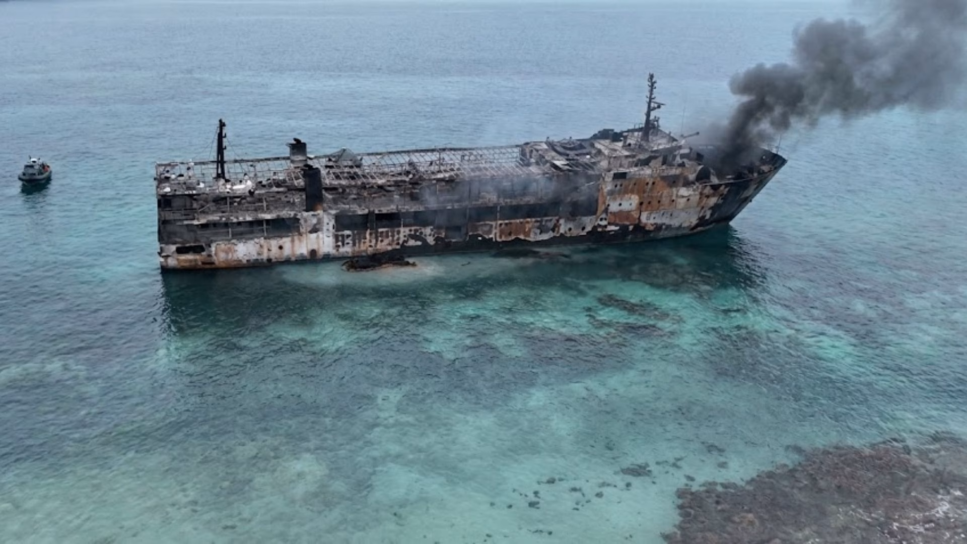 Incendio de ferry en Filipinas deja cinco muertos y 86 desaparecidos