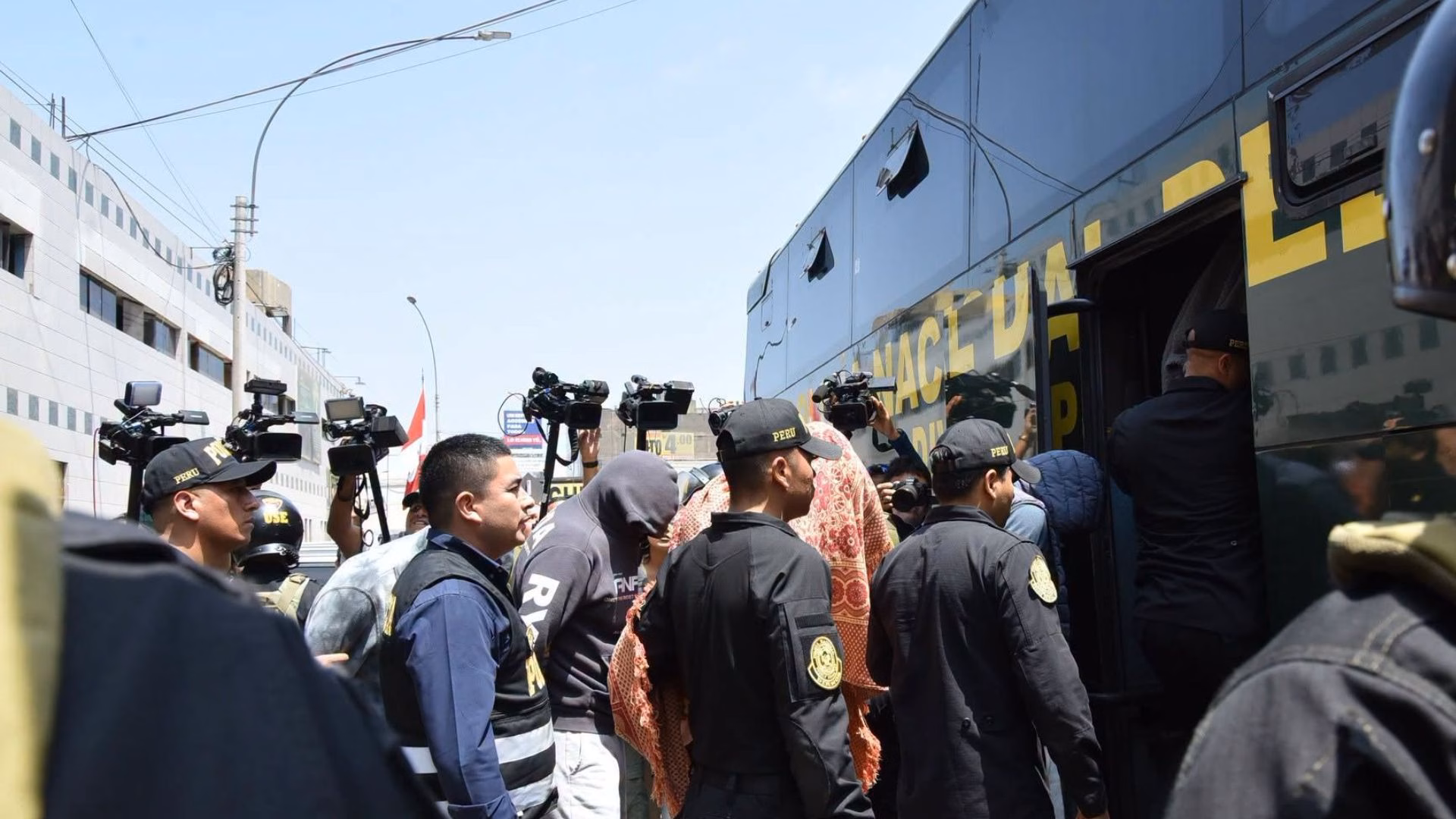 Caso Liceo Naval: dictan 4 meses de internamiento para seis menores acusados de atacar a adolescente