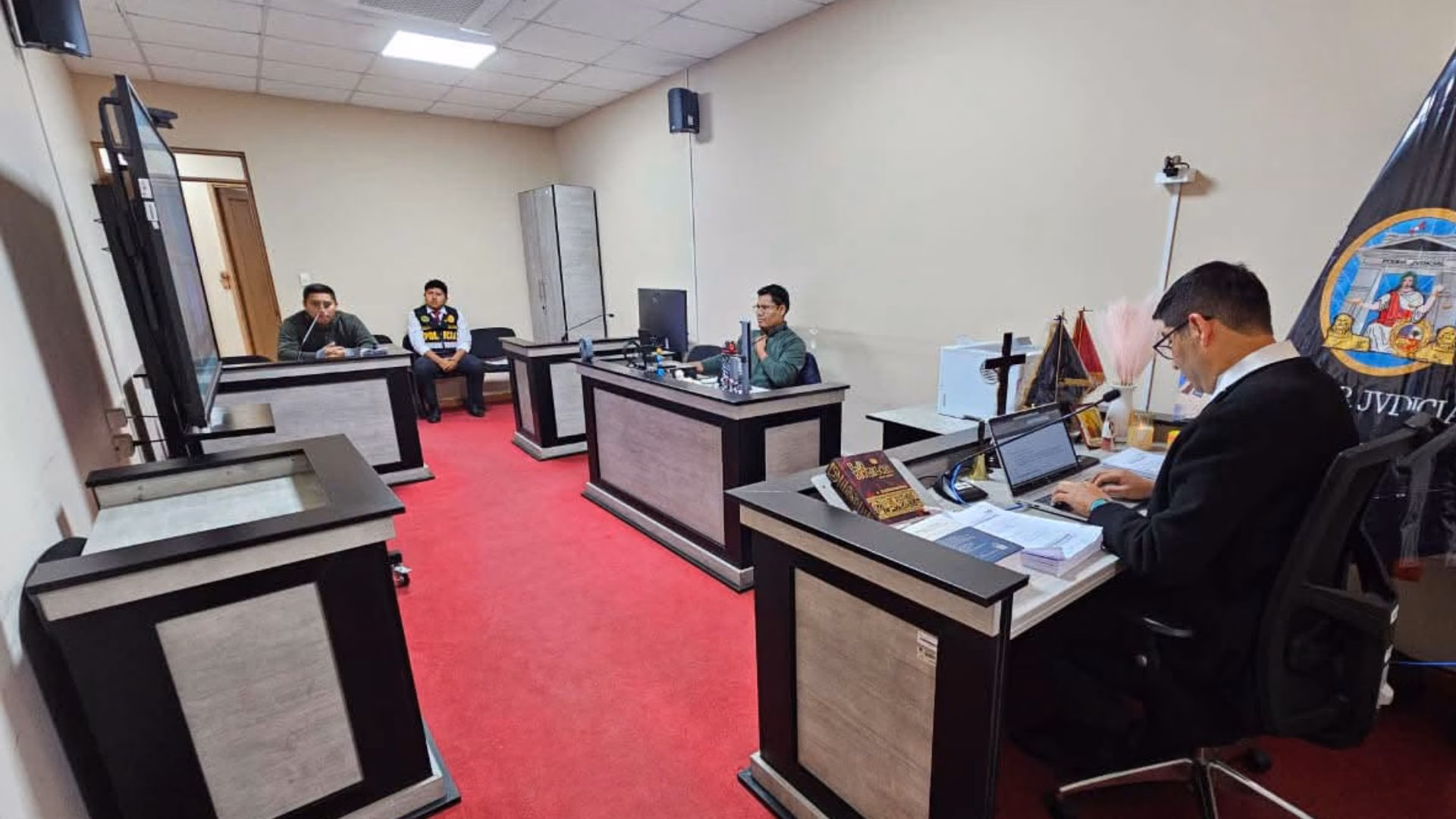 Arequipa: sentencian a agente del INPE que intentó ingresar 50 chips de celular al penal de Socabaya 1 Arequipa: sentencian a agente del INPE que intentó ingresar 50 chips de celular al penal de Socabaya