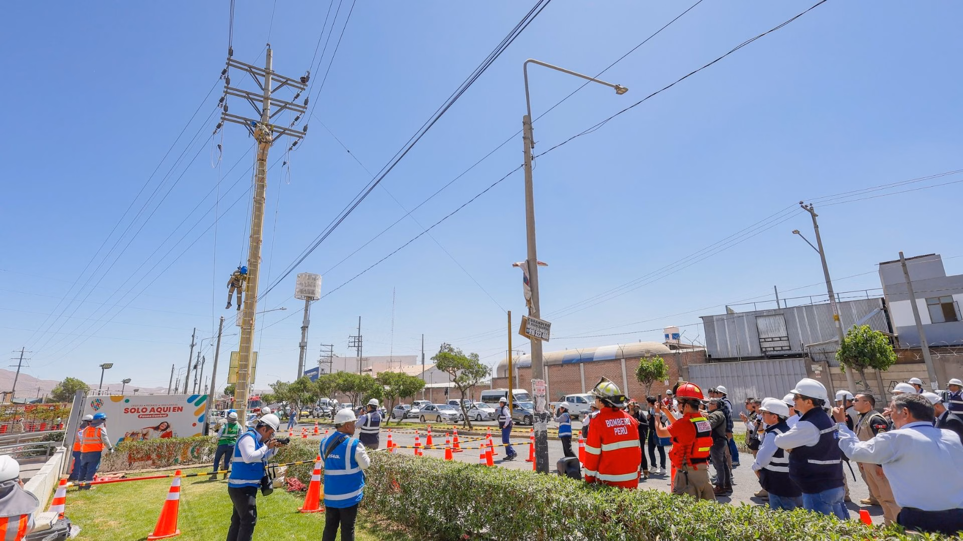 Arequipa: simulacro de SEAL generó alarma por supuesto trabajador electrocutado, fue ejercicio por el FEN