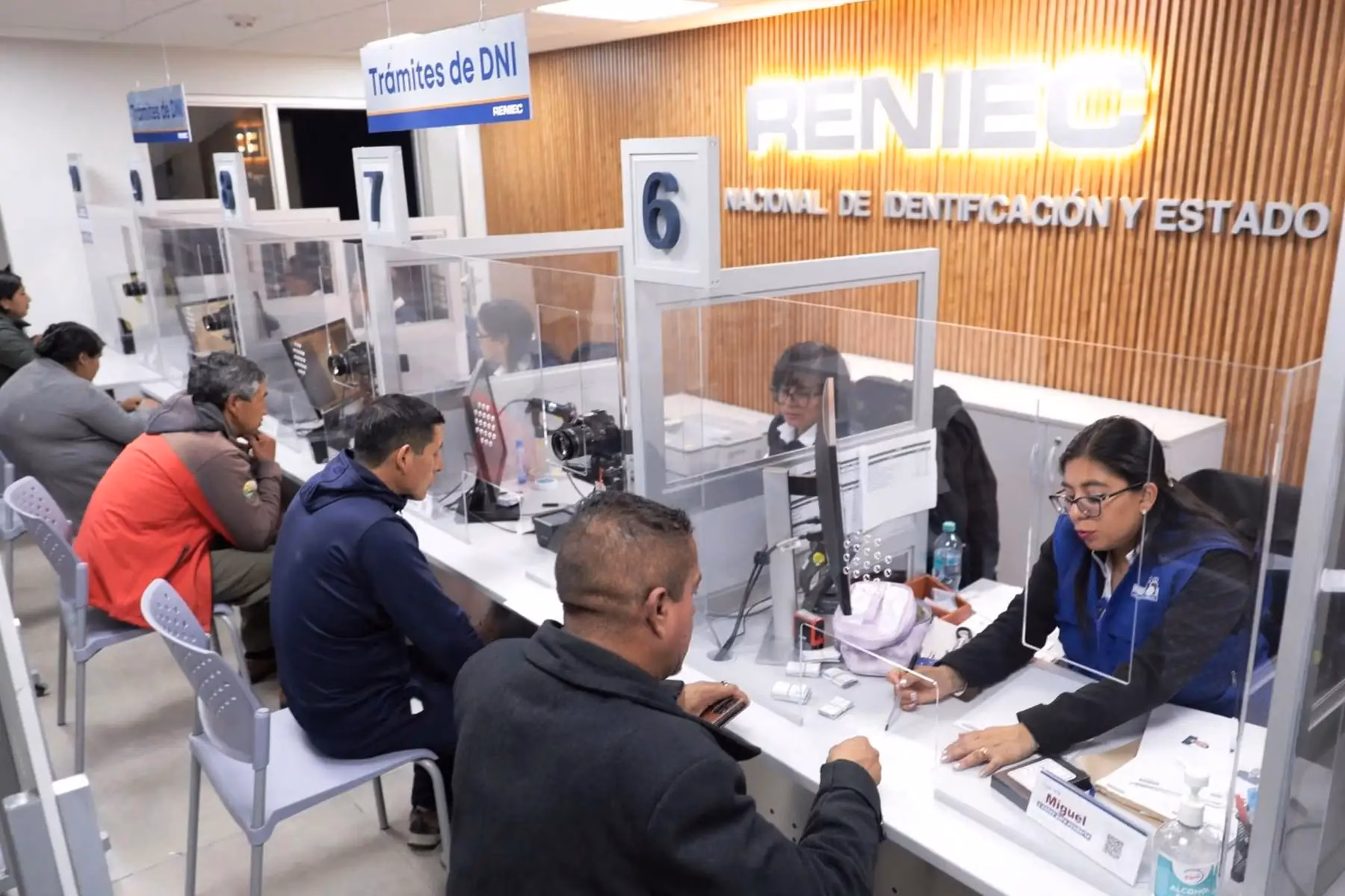 Elecciones 2026: Reniec habilita atención en más de un centenar de agencias este fin de semana y amplía sus turnos.