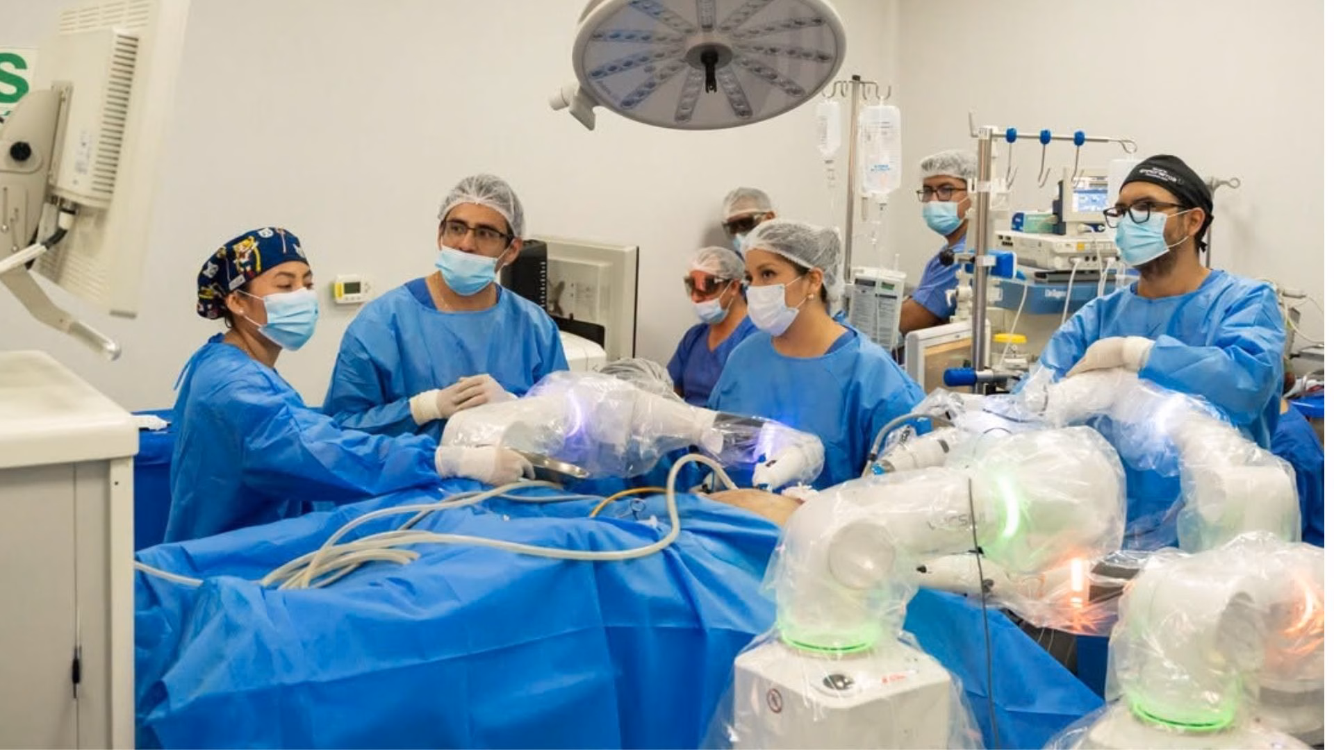 Arequipa realiza primera cirugía robótica fuera de Lima con paciente de cáncer de próstata