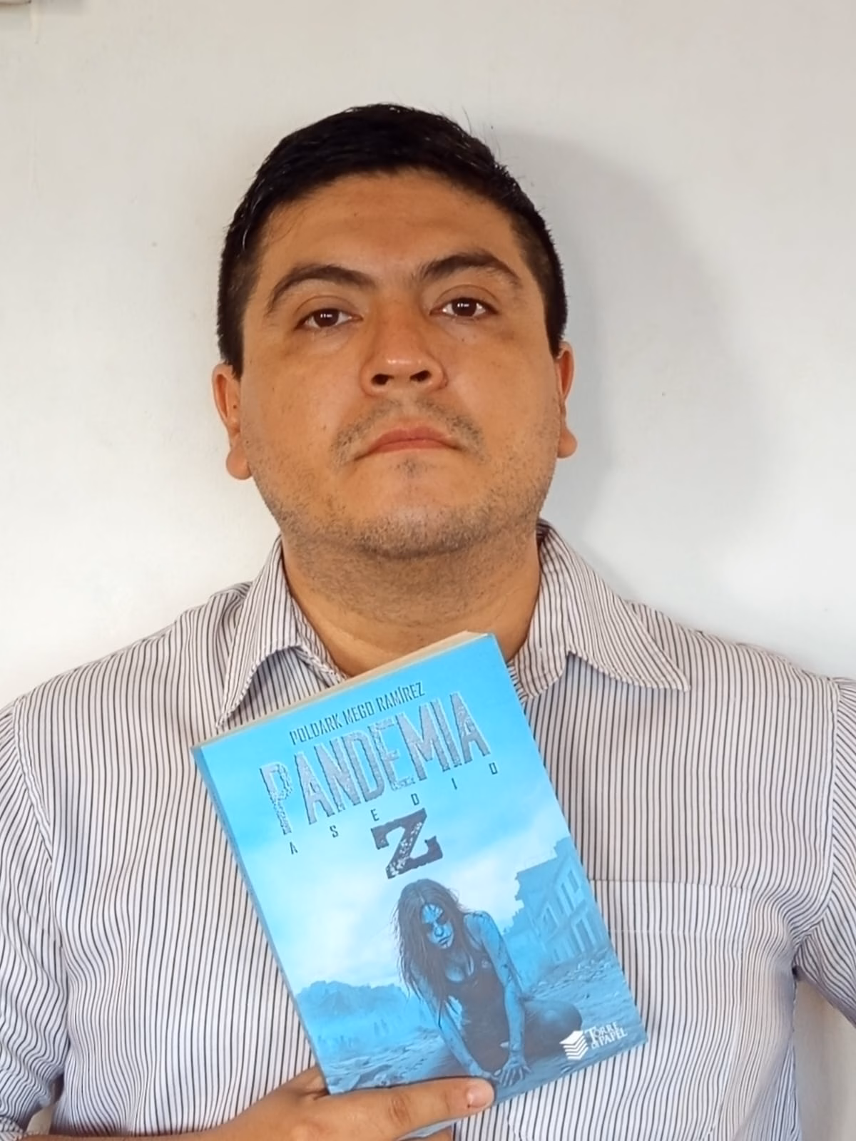 Literatura: Poldark Mego presentó el cuarto libro de su pentalogía zombie 1 Arequipa: Poldark Mego presentó el cuarto libro de su pentalogía zombie