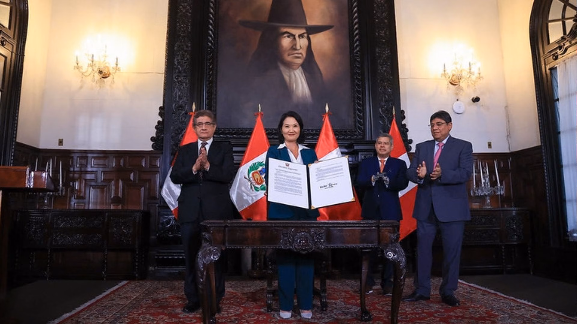 Gobierno anuncia que sueldo mínimo subirá a S/1,230 desde el 1ero de octubre y llegará a S/1,300 en 2027