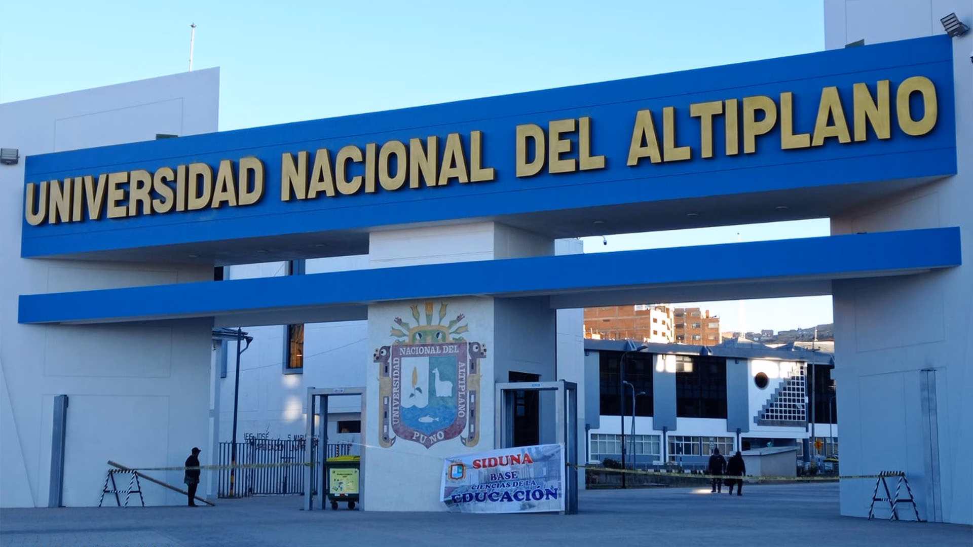 Docentes de la UNA Puno paralizan sus actividades y acatan huelga de 48 horas.