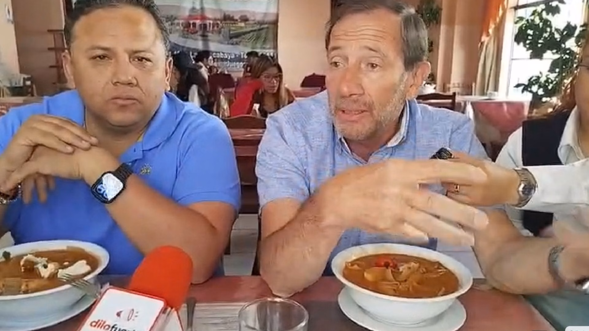 El equipo de Renovación Popular eligió una picantería tradicional del distrito de Characato para realizar su desayuno electoral.