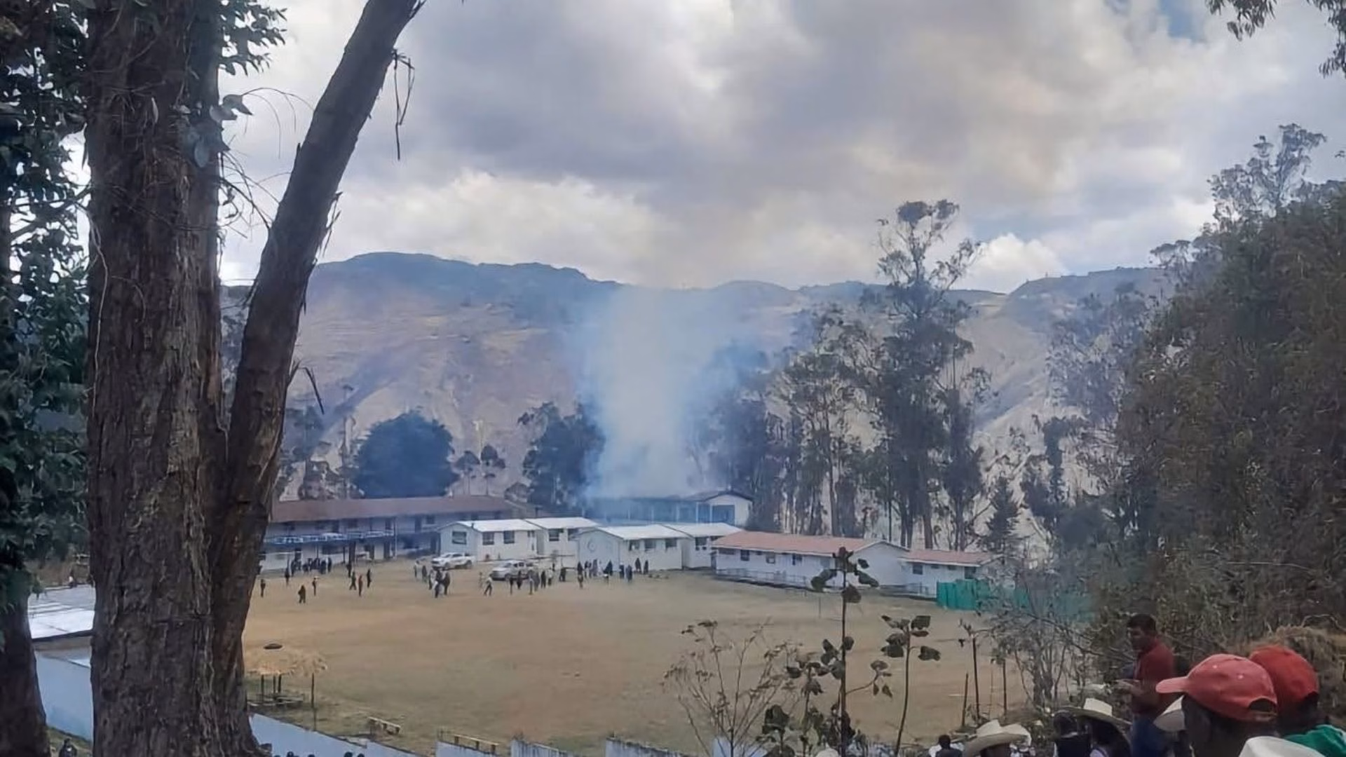 Cajamarca: suspenden votación tras explosión e incendio en local electoral de Sorochuco