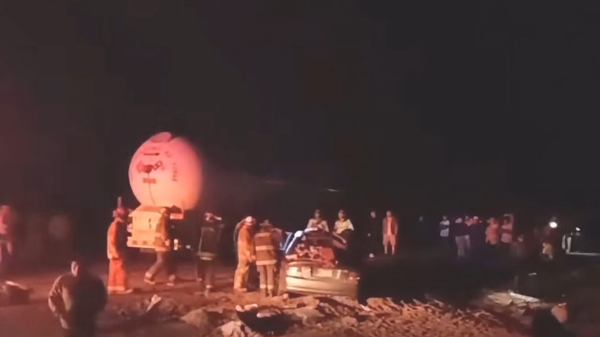 Tacna: cuatro integrantes de una familia de Islay fallecen en choque frontal en la Costanera Sur