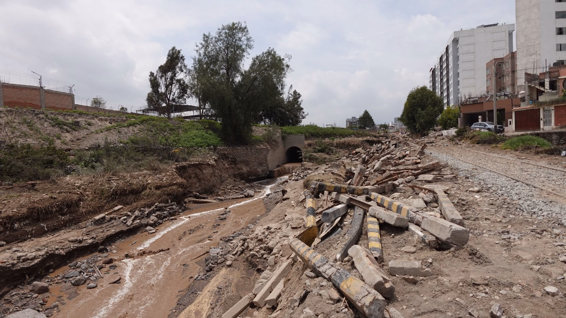 Arequipa: Senamhi alerta que una hora de lluvia intensa podría activar quebradas, a pesar del déficit hídrico