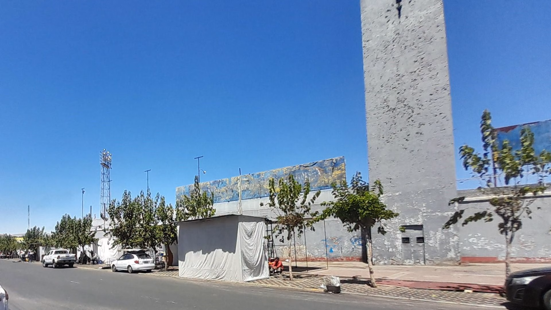 Arequipa: comerciantes regresan al estadio Melgar para instalar feria de Todos los Santos tras desalojo judicial 1 Arequipa: Comerciantes regresan al estadio Melgar para instalar feria de Todos los Santos tras desalojo judicial
