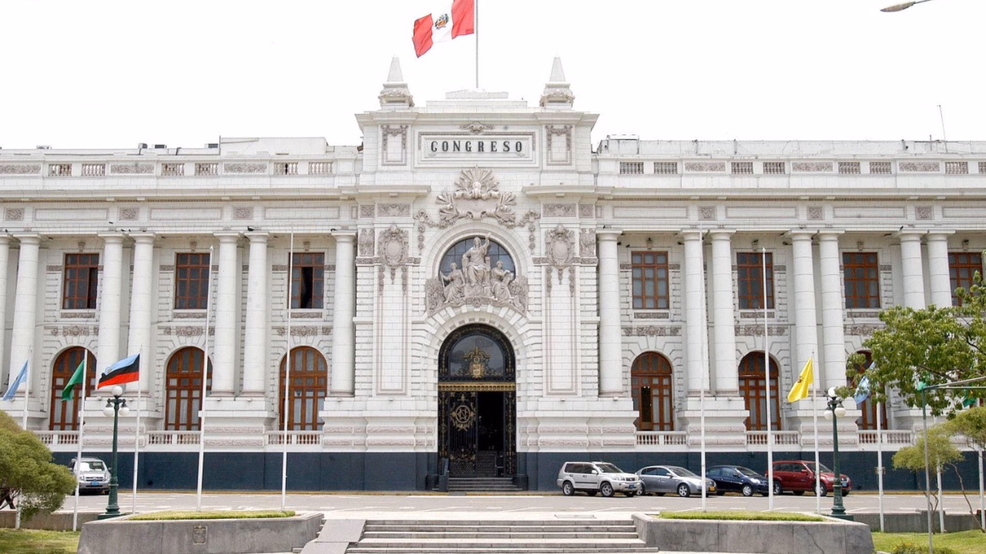 Once parlamentarios electos cobraron S/ 15.600 por instalación pese a tener domicilios en Lima