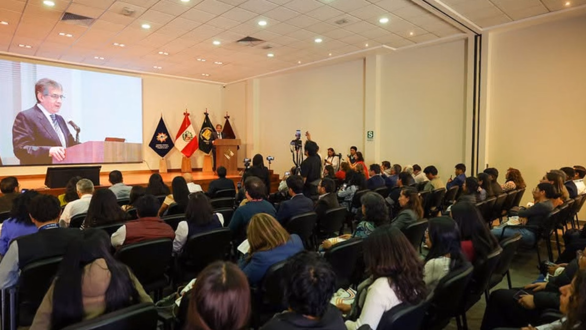 Arequipa: reportan 17 mil personas incorporadas al empleo formal y plantea medidas para las MYPE 2 Arequipa: reportan 17 mil personas incorporadas al empleo formal y plantea medidas para las MYPE