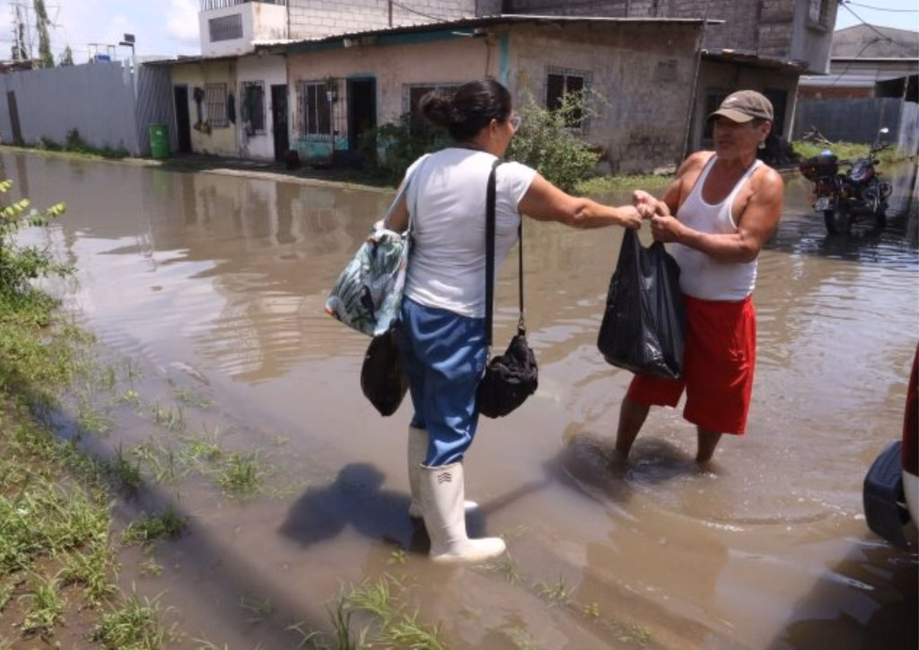 Inundaciones en Guayaquil en Ecuador: lluvias anegan 42 sectores y suspenden clases escolares 2026