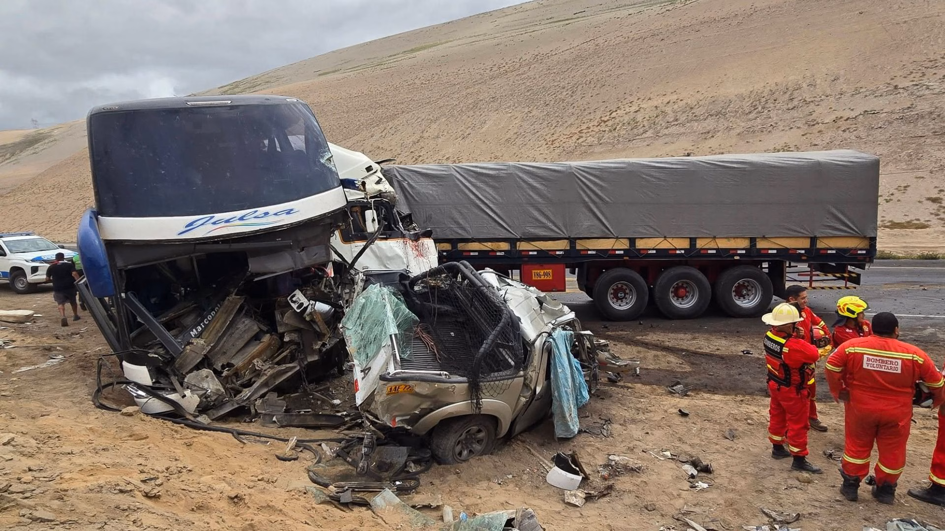 Arequipa: accidente en la Panamericana Sur deja cuatro fallecidos y 12 heridos en Camaná