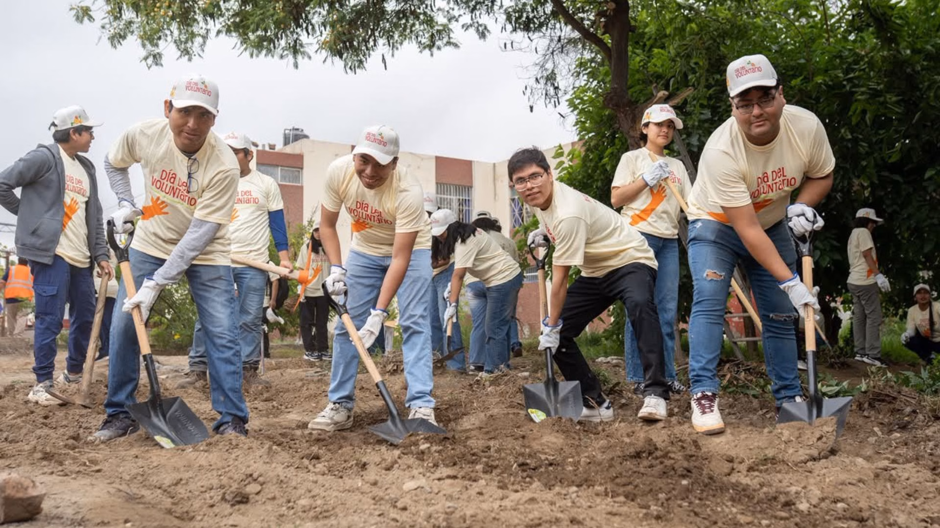 Southern Perú movilizó a 1,117 voluntarios para mejorar instituciones en cuatro regiones