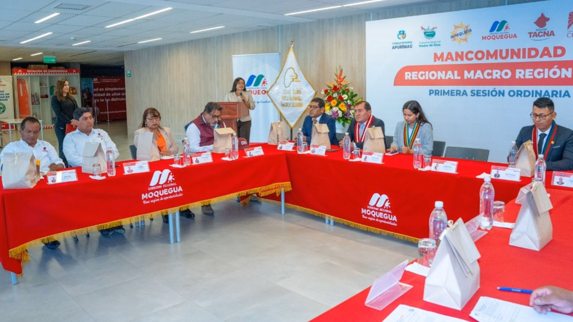 CRA redujo de S/ 34,600 a unos S/ 23 mil el presupuesto para sesión de la Mancomunidad 1 La primera sesión ordinaria de la Mancomunidad Regional Macro Región Sur, fue en Moquegua.