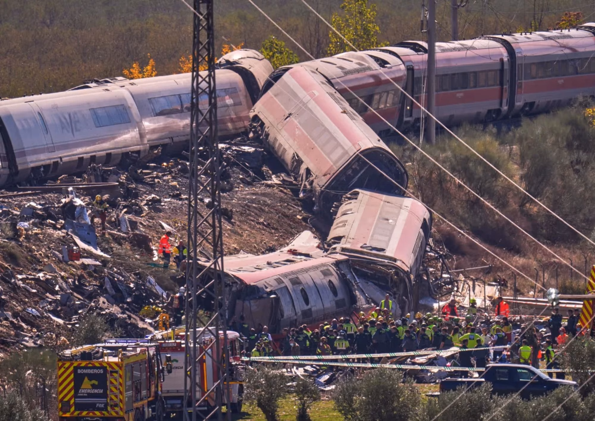 Accidente de trenes en España deja 68 muertos