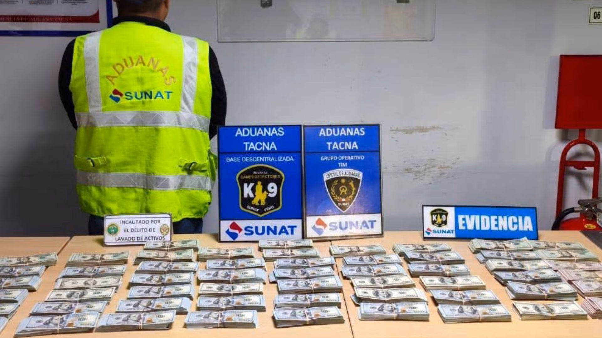 Lavado de activos en Tacna: chofer fue detenido llevando US$ 439 mil escondidos en camioneta