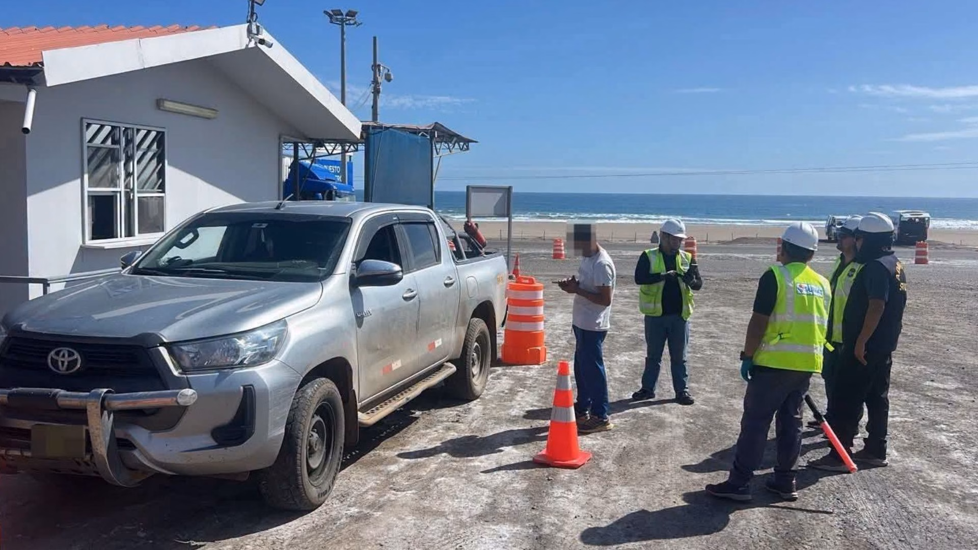 Lavado de activos en Tacna: chofer fue detenido llevando US$ 439 mil escondidos en camioneta 1 Lavado de activos en Tacna: chofer fue detenido llevando US$ 439 mil escondidos en camioneta