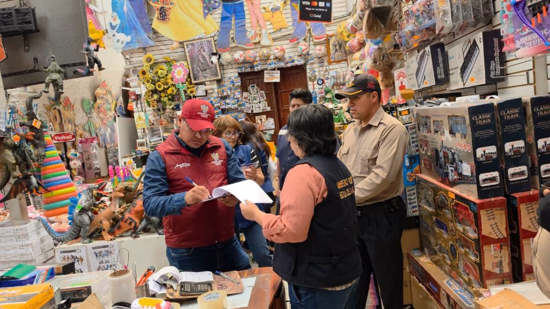 Arequipa: inspeccionan comercios y tiendas para prevenir venta de juguetes tóxicos y con plomo